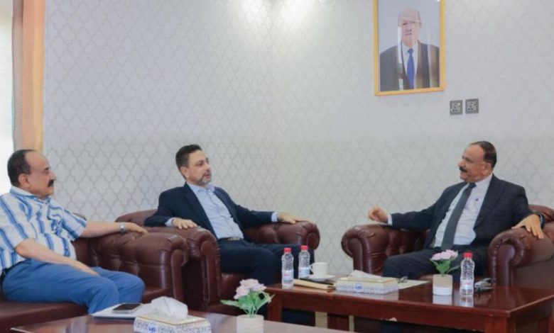 نائب رئيس مجلس الشورى يطلع على نشاط وزارة النقل