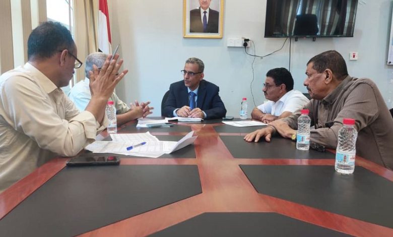 نائب وزير الإدارة المحلية يناقش الترتيبات النهائية لموازنة الوزارة للعام 2026