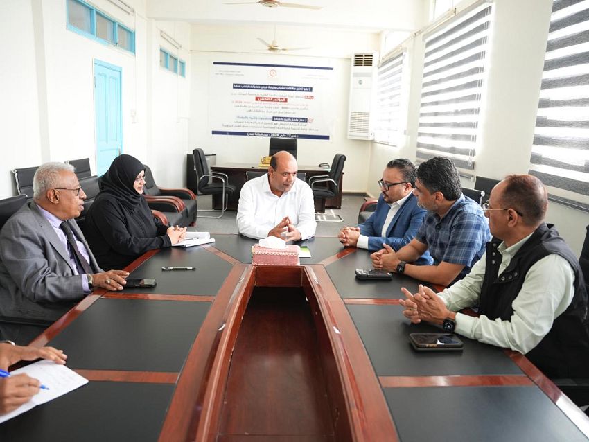 نائب وزير الإعلام يطلع على نشاط صندوق تنمية المهارات بعدن