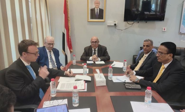 وزير الإدارة المحلية يبحث مع السفير الالماني تعزيز التعاون الثنائي