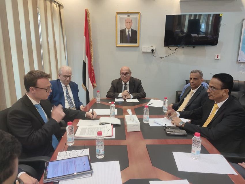 وزير الإدارة المحلية يبحث مع السفير الالماني تعزيز التعاون الثنائي