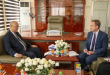 وزير التخطيط يبحث مع مدير التنمية بوزارة الخارجية البريطانية تعزيز التعاون التنموي