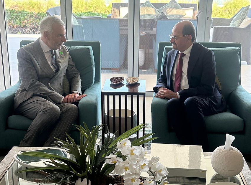 وزير الخارجية يبحث مع مسؤول في المفوضية الأوروبية تعزيز التعاون ودعم البرامج الإنسانية والتنموية