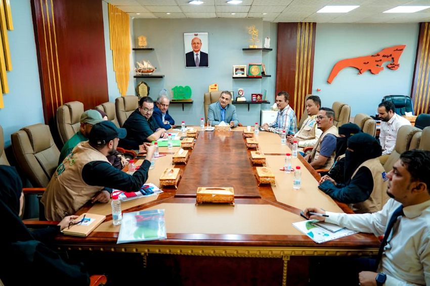 وزير الدولة محافظ عدن يؤكد أهمية توحيد الجهود لحماية البيئة ومواجهة تغيّر المناخ