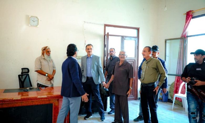 وزير الدولة محافظ عدن يطلع على التحضيرات الجارية لتنظيم مهرجان الطفل الموهوب بالمحافظة
