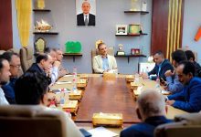 وزير الدولة محافظ عدن يوجه بتكثيف الحملات الميدانية لضبط المخالفين ومراقبة الأسعار