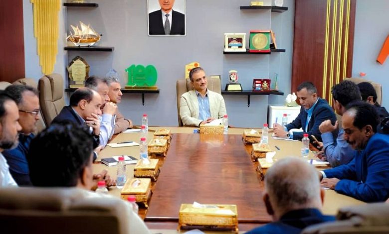 وزير الدولة محافظ عدن يوجه بتكثيف الحملات الميدانية لضبط المخالفين ومراقبة الأسعار