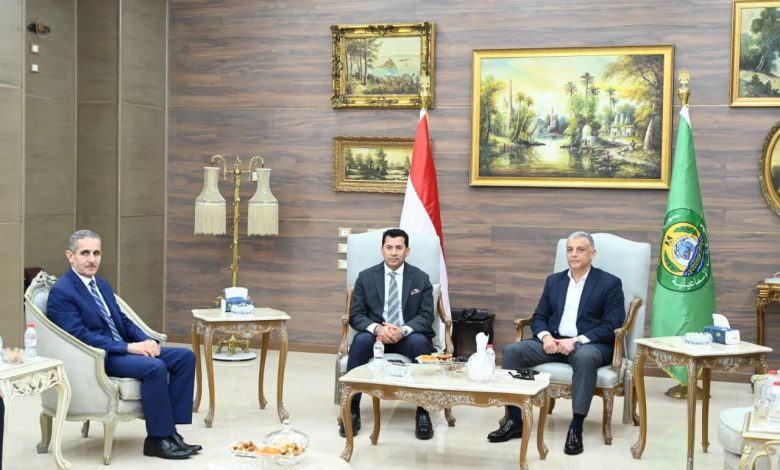 وزير الشباب والرياضة ومحافظ الإسماعيلية يلتقيان اللجنة المؤقتة لإدارة النادي الإسماعيلي