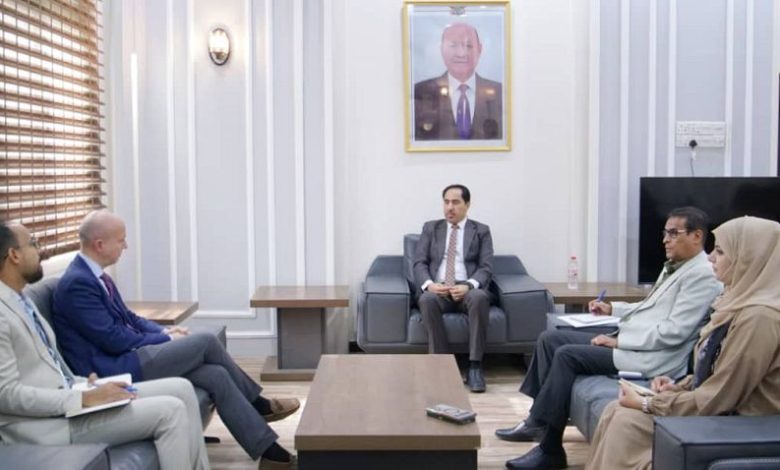 وزير الشباب والرياضة يبحث مع صندوق الأمم المتحدة للسكان توسيع مجالات الشراكة