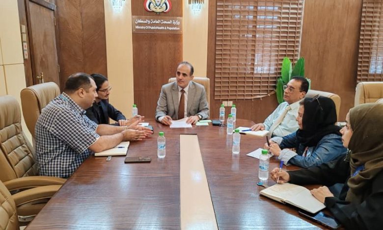 وزير الصحة يبحث مع كتلة الصحة باليمن مجالات التعاون والتنسيق المشترك