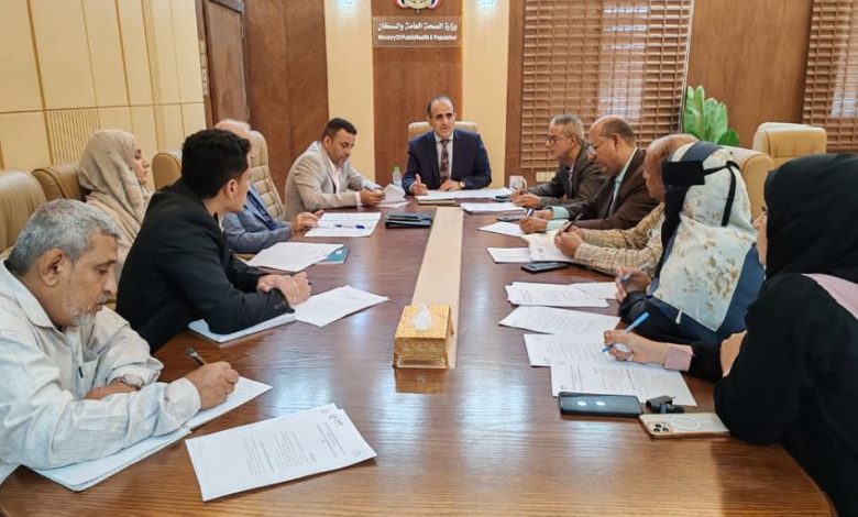 وزير الصحة يترأس اجتماعاً اللجنة الإشرافية للملتقى العلمي الثاني لمكافحة مقاومة مضادات الميكروبات