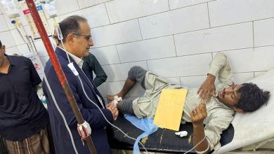 وزير الصحة يطمئن على جرحى حادثة العرقوب