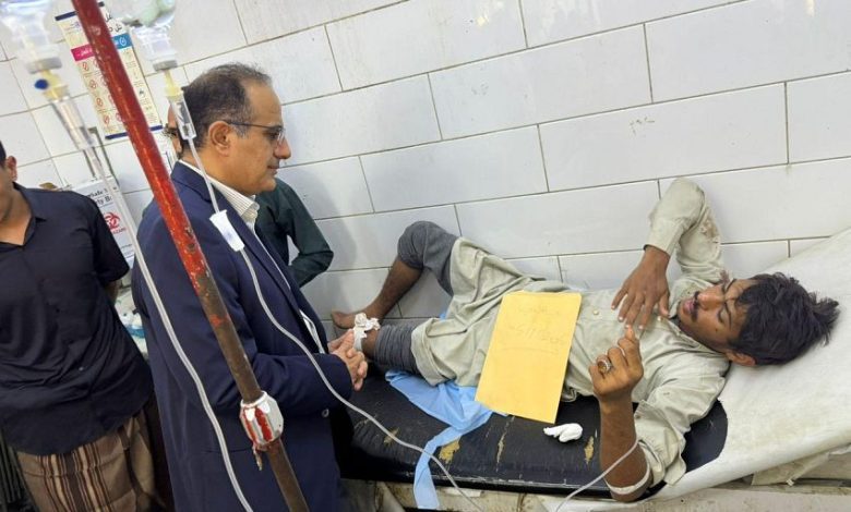 وزير الصحة يطمئن على جرحى حادثة العرقوب