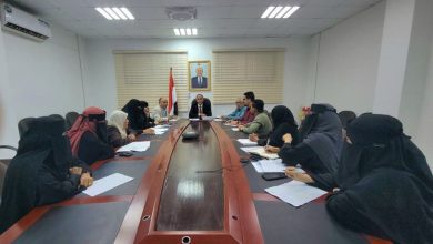 وزير الصناعة والتجارة يناقش مع اللجنتين الإشرافية والفنية إعداد الموازنة التشغيلية للوزارة للعام 2026م