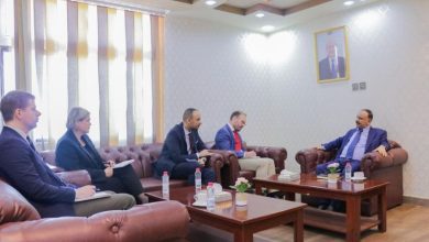 وزير النقل يبحث مع المستشار الاقتصادي للمبعوث الأممي الأوضاع الاقتصادية وحركة الملاحة