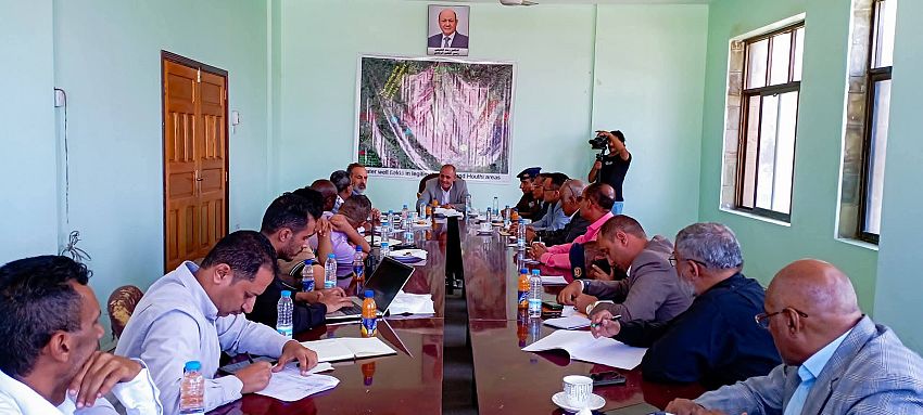 وكيل محافظة تعز يبحث مع الممثل المقيم للشؤون الإنسانية تعزيز الشراكة والتدخلات في المحافظة