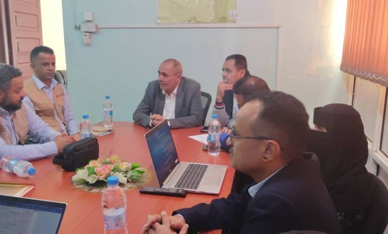 وكيل محافظة تعز يبحث مع منظمة رعاية الأطفال تدخلاتها في المحافظة