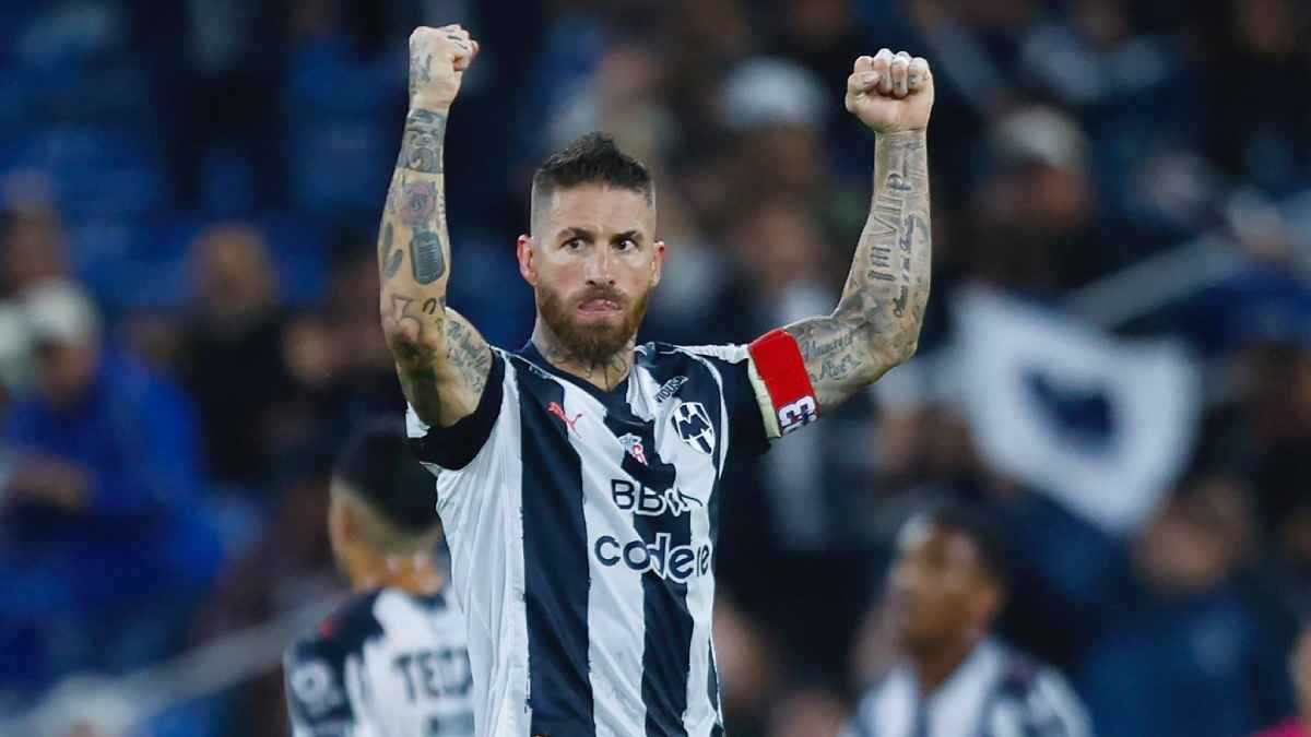 NBA.. جونسون يقود أتلانتا هوكس للفوز على سيكسرز بعد وقتين إضافيين