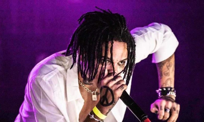 محاكمة امرأة لسيرها بالاتجاه الخاطئ على السلم الكهربائي