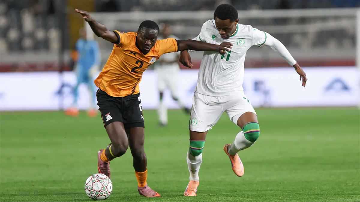 القمصان لن تحسم المباريات.. المدير الرياضي للأهلي السعودي يصعق نجوم الفريق