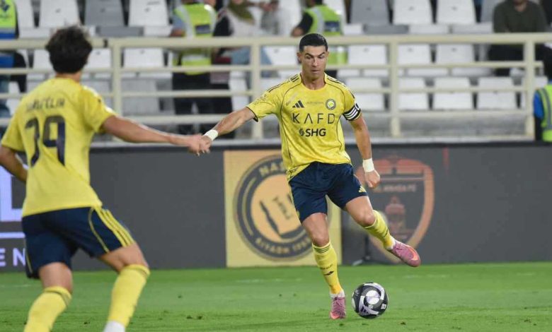 هل ألقى سلوت بمحمد صلاح