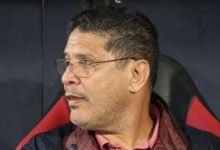 البنك الأهلي يتمسك باستمرار أيمن الرمادي بعد اهتمام الزمالك