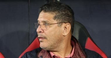 البنك الأهلي يتمسك باستمرار أيمن الرمادي بعد اهتمام الزمالك