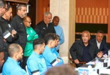كامل أبو على يزور معسكر المصرى ويجتمع بالجهاز الفنى واللاعبين