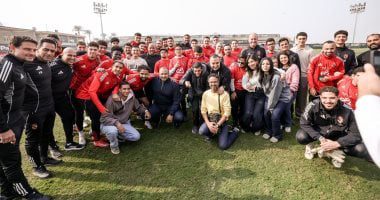 الأهلي يستقبل ذوي الهمم في بداية التحضير لمباراة المصرية للاتصالات.. صور