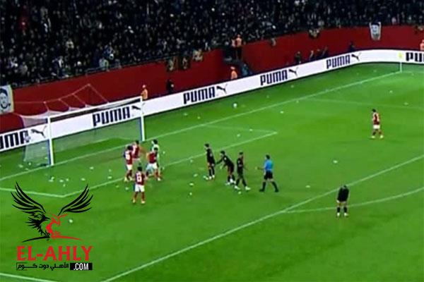 كاف يفتح تحقيقًا عاجلًا في أحداث مباراة الأهلي والجيش الملكي