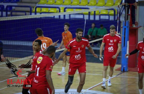 الأهلي يهزم الشمس 3-0 في دوري المرتبط للكرة الطائرة