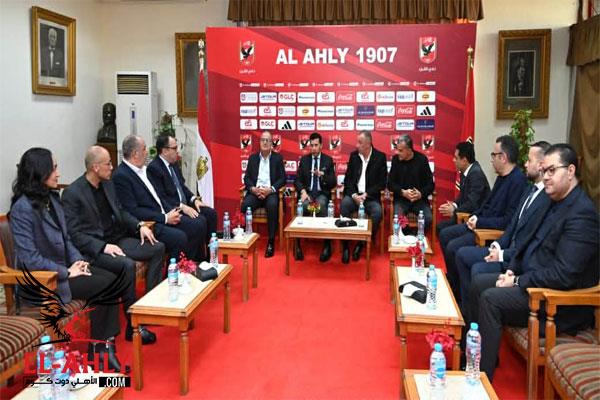 وزير الشباب والرياضة يلتقي مجلس إدارة الأهلي