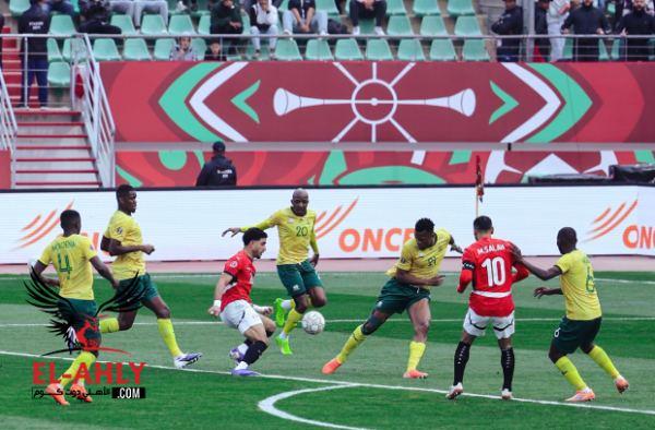 رغم النقص العددي .. مصر تفوز على جنوب أفريقيا بهدف صلاح في أمم أفريقيا