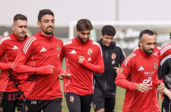 طاهر وجراديشار على رأس قائمة الأهلي لمباراة المصرية للاتصالات