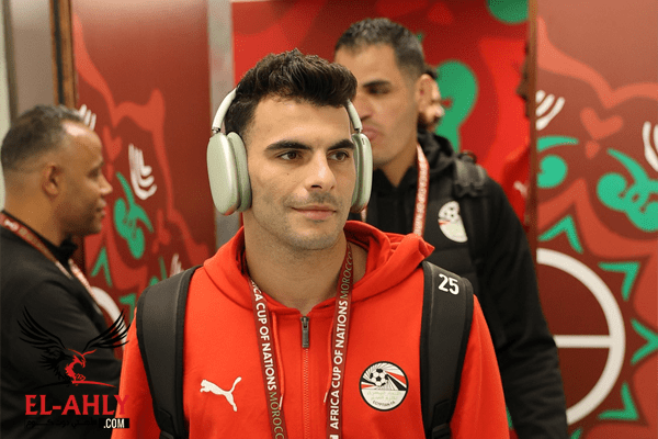 صلاح وزيزو على دكة بدلاء منتخب مصر لمواجهة أنجولا