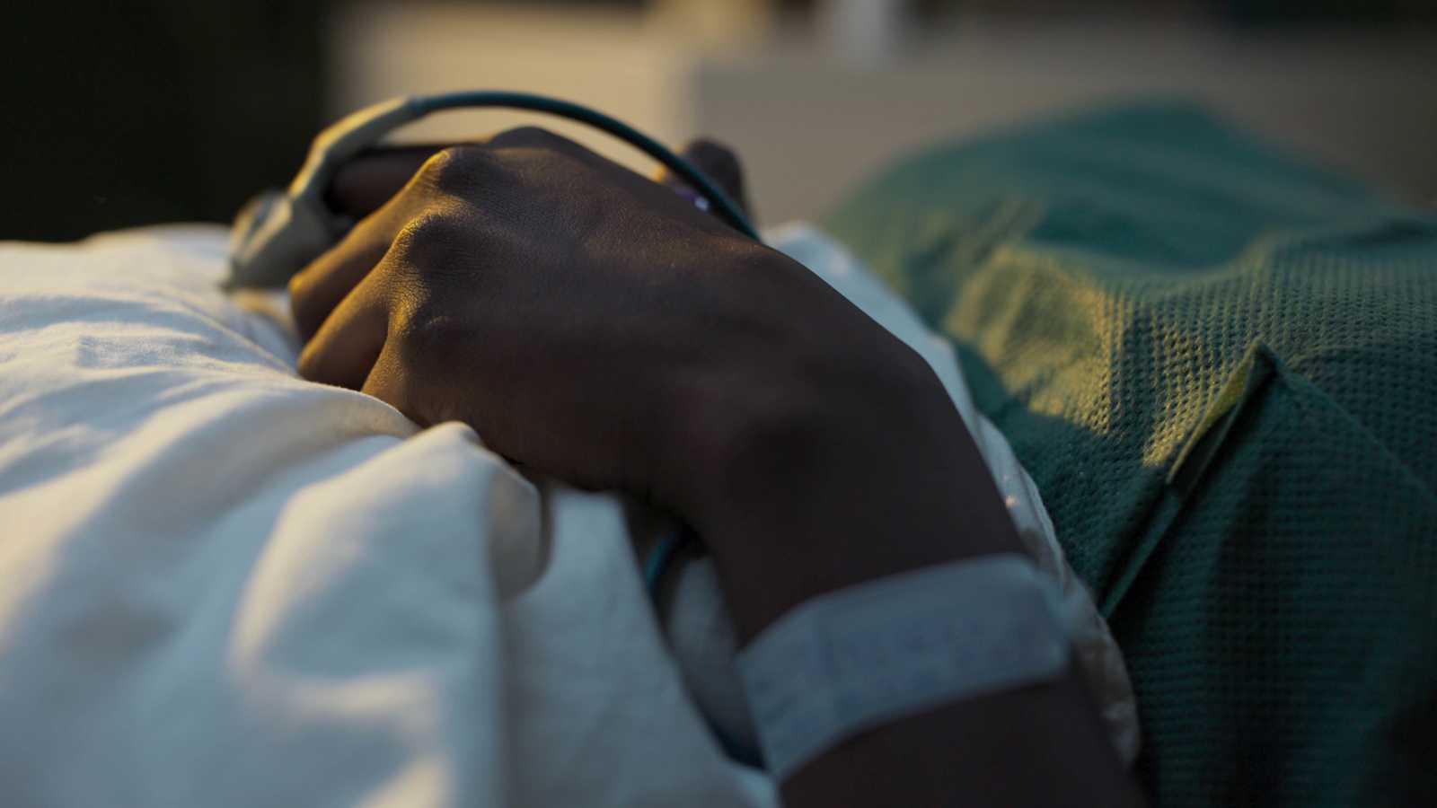 بعد شفائها من السرطان.. امرأة تفوز بجائزة اليانصيب الكبرى