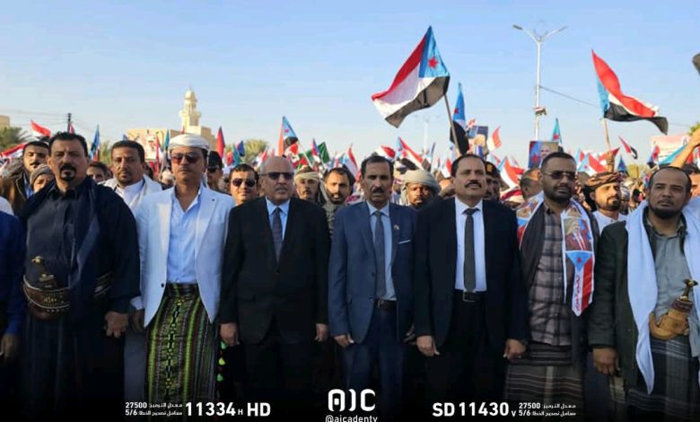 اخبار-حضرموت-|-وصول-قيادات-المجلس-الانتقالي-الجنوبي-إلى-موقع-الفعالية-بسيئون-للمشاركة-في-احتفالات-عيد-الاستقلال