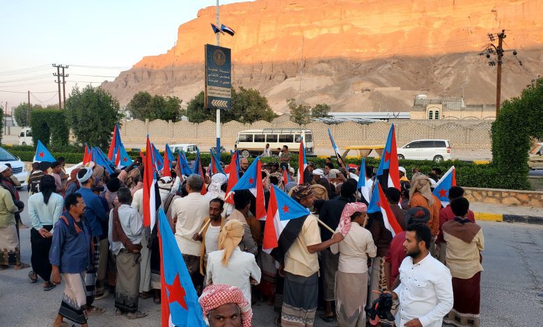 اخبار-حضرموت-|-عاجل-|-ميدان-الاعتصام-في-سيئون-يغلي-بالغضب-الشعبي