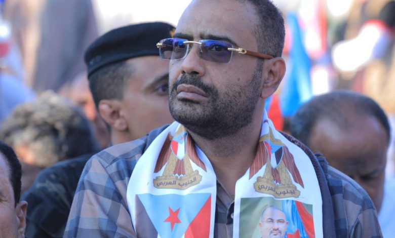 اخبار-حضرموت-|-الزبيدي-يدعو-منسوبي-المنطقة-العسكرية-الأولى-من-أبناء-حضرموت-للالتحاق-بالقوات-الجنوبية-وعودة-قوات-الشمال-لتحرير-مناطقهم