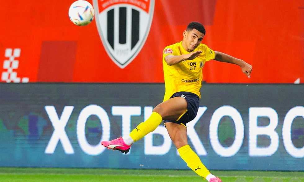 العسقلاني: الأهلي فاوضني قبل الرباط الصليبي.. وهذه قيمة الشرط الجزائي في عقدي