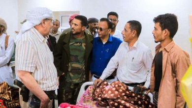 اخبار-حضرموت-|-الكثيري-يتفقد-جرحى-القوات-المسلحة-الجنوبية-في-مستشفى-سيئون-العام