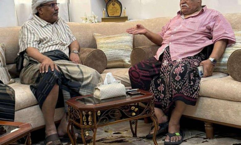 اخبار-حضرموت-|-الكثيري-يزور-اللواء-عبدالرحيم-عتيق-في-سيئون-ويشيد-بإسهاماته-الوطنية-الرائدة