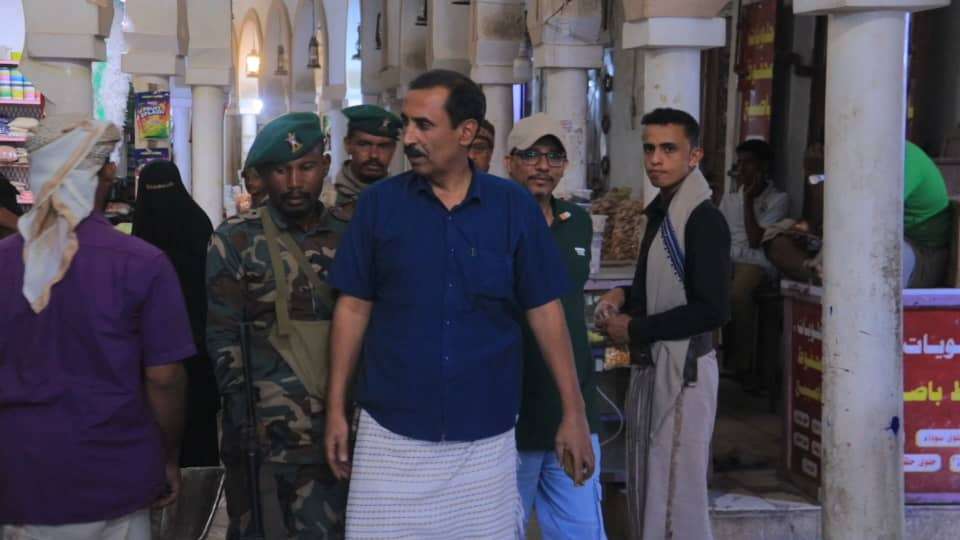 اخبار-حضرموت-|-باتيس-يتفقد-المواطنين-في-سيئون-ويؤكد-استمرار-القوات-الجنوبية-في-تثبيت-الأمن-بوادي-حضرموت