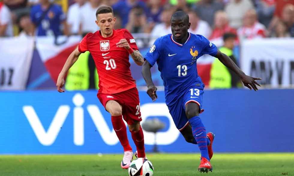 ليكيب: ناديان فرنسيان يراقبان موقف كانتي مع اتحاد جدة