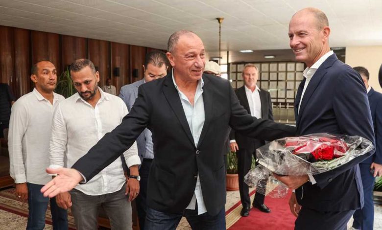 مصدر من الأهلي يكشف لـ في الجول تفاصيل اجتماع الخطيب وعبد الحفيظ مع توروب