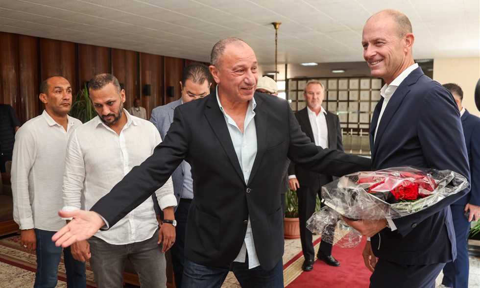 مصدر من الأهلي يكشف لـ في الجول تفاصيل اجتماع الخطيب وعبد الحفيظ مع توروب