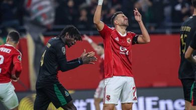 "حرمان وغرامة".. كاف يخطر الجيش الملكي بالعقوبات بسبب شغب جماهيره أمام الأهلي