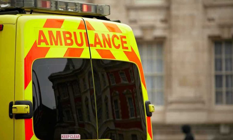 منع مسعفة من مزاولة مهنتها بعد ادعاء مرض شقيقتها للحصول على إجازة