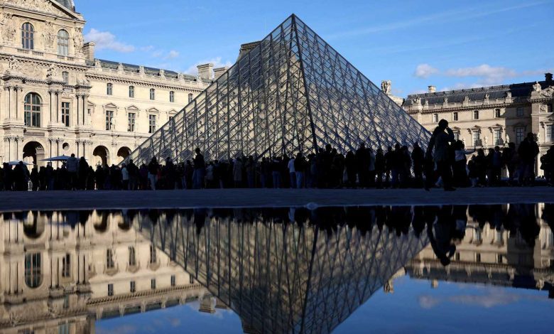 رافعة استخدمها اللصوص لسرقة المتحف