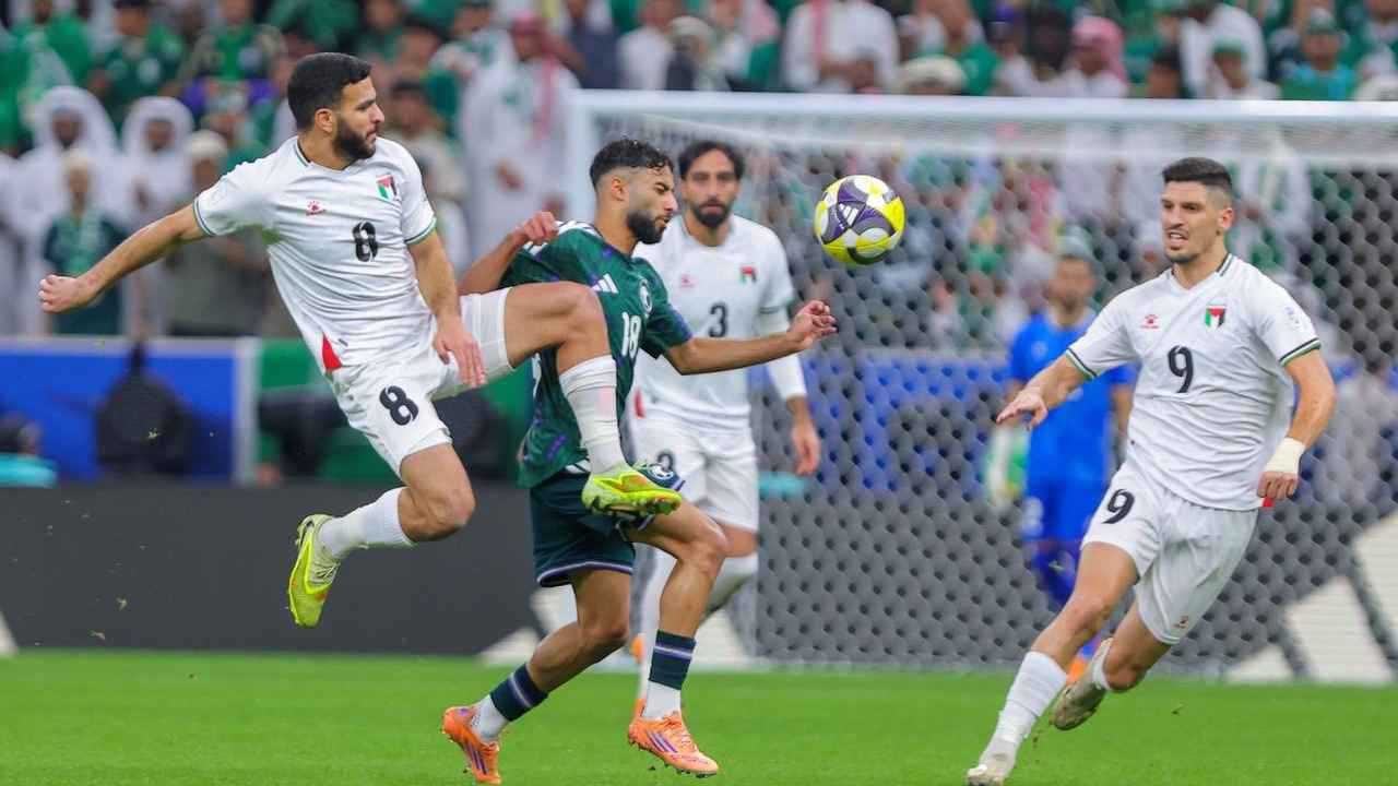 لا فضل لديه.. تصريحات نارية من أسطورة الكرة السعودية ضد رينارد (فيديو)